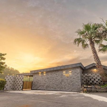 Jeju BunkerHotel&Resort Seogwipo Exterior foto