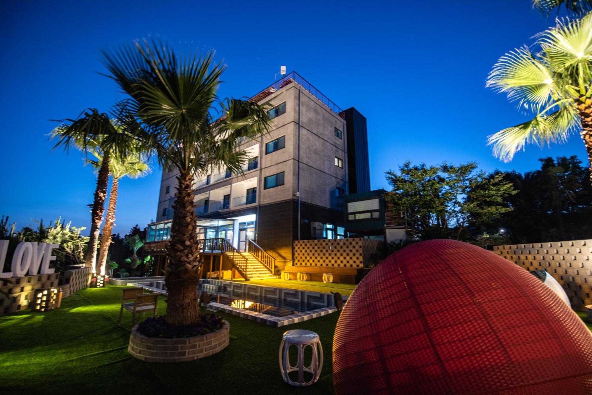 Jeju BunkerHotel&Resort Seogwipo Exterior foto